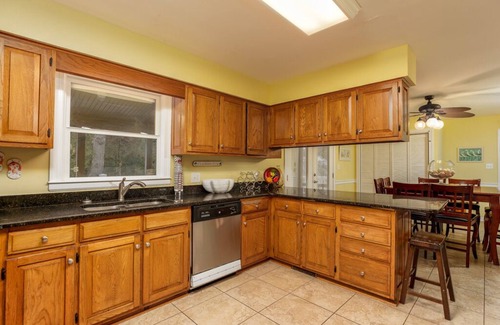 Myrtle Beach House | Oceanview pet friendly pool and spa wonderful