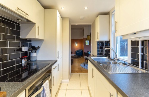 Tillicoultry Apartment | Ochil View - an apartment that sleeps 4 guests in 2 bedrooms