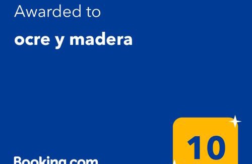 Chacras de Coria Apartment | ocre y madera