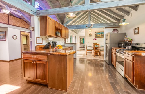 Wainiha House | OCT DISC Island Beach House 1 minute walk to Sand Kids Welcome Lic#TVNC1058