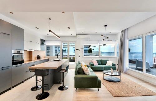 Ladadika Apartment | Oddity Seafront Penthouse Apartments