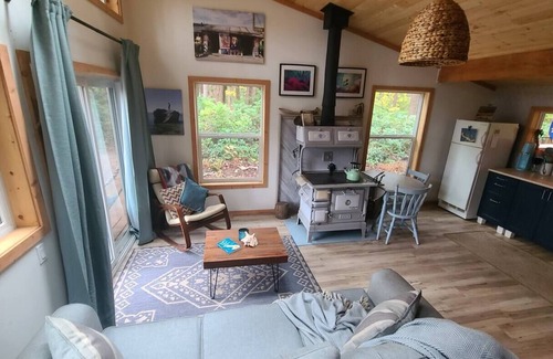 Savary Island Cabin | Off grid cabin on Savary with guest bunkeenn