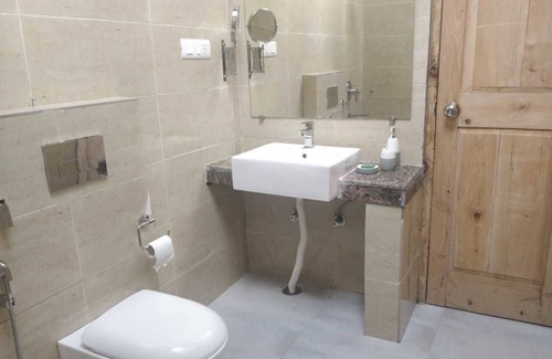 Banjar Hotel | Offbeat Abodes - Tirthan Valley