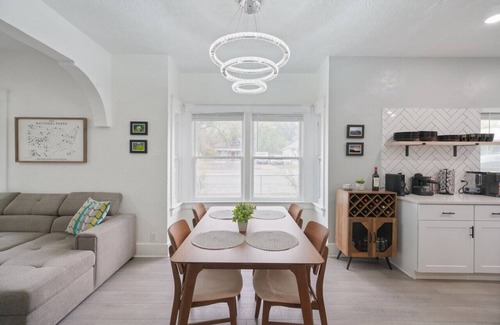 Ogden House | Ogden Base Camp: Spacious 5-Bedroom House with 3 Bathrooms in a Tranquil Neighborhood
