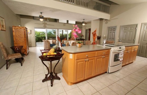 Kahaluu Bay House | Ohana Retreat - The Real Hawaiian Experience