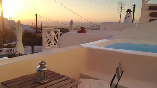 Finikia House | Oia, Finikia Cave House