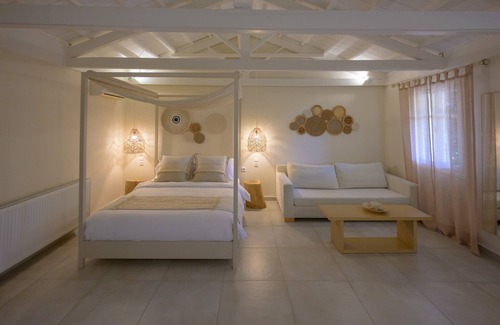 Neapoli House | Oikies Small Elegant Houses