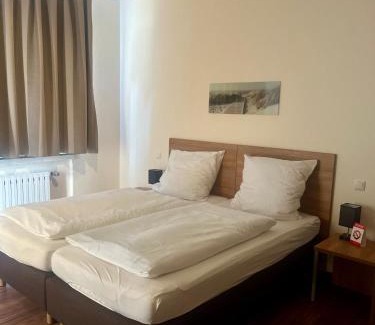 Lubbecke House | OIL! INN Pension