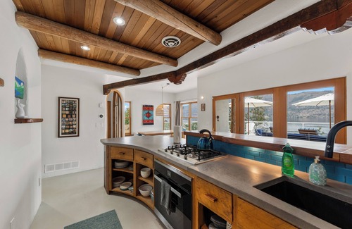 Central Okanagan House | Okanagan Lake Paradise in a Stunning Sante Fe Home