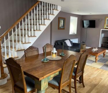 Ring of Kerry House | Old lake house