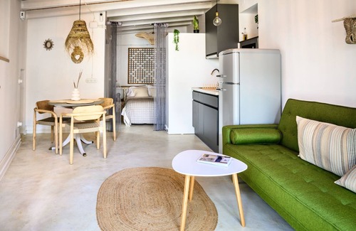 Mirasierra House | old laundry apartment