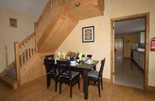 Emly House | Old Scragg Farm Cottage in the Irish Countryside