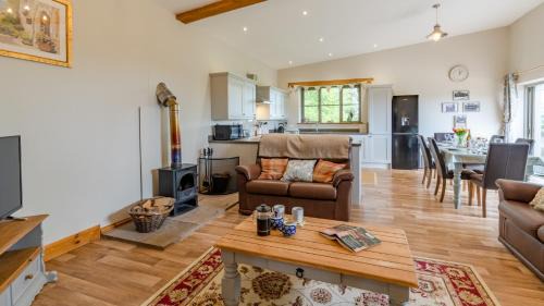 Upton Cheyney House | Old Stables, Little Ballthorns Farm