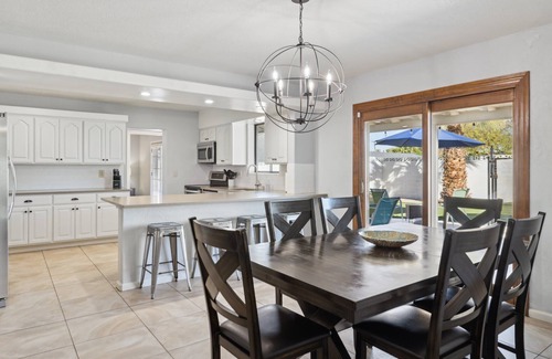Scottsdale Country Acres House | Old Town: 2 King/8 Queen Beds, Backyard Paradise