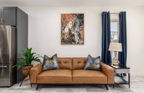 Olde Towne East House | Old Town East Luxury Escape