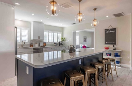 South Scottsdale House | Old Town Scottsdale w/Pool, Casita & 5 Bedrooms!