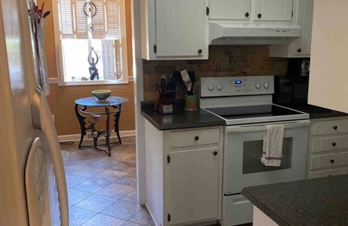 Old Village House | Old Village area Townhouse Garden Retreat