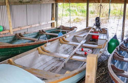 Woodford House | OLD VILLAGE BARN, pet friendly in Woodford, County Galway