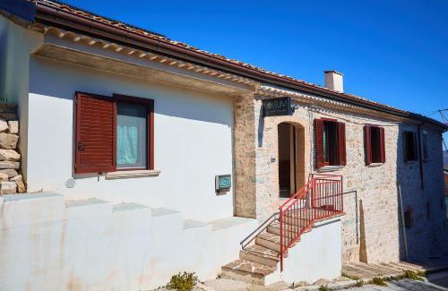 Mirabello Sannitico House | Oleum Guest House