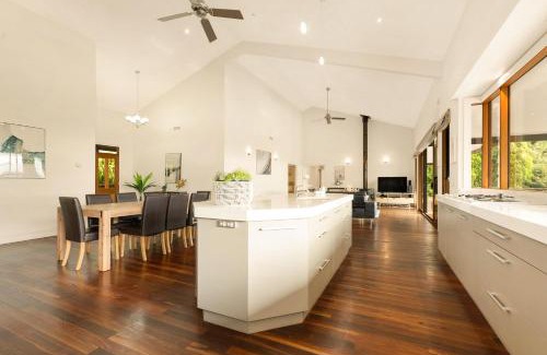 Olinda Villa | Olinda Cascade Waterfall Mountain View Retreat