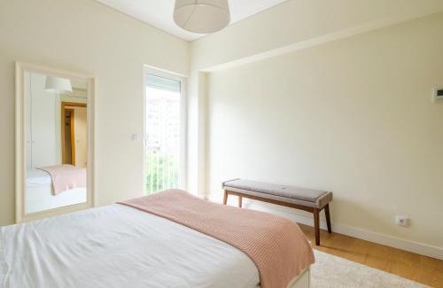 Olivais Apartment | Olivais Spacious Apartment near airport