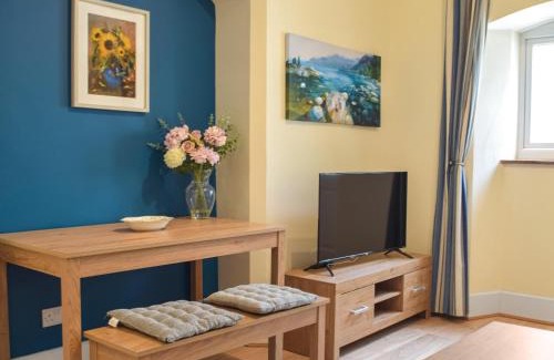 Llanfynydd House | Olive Blossom - Uk47134