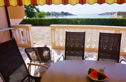 Simuni Apartment | Olive House