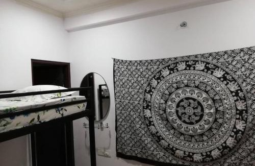 Tonk Road Hostel | Om Trance Homestay