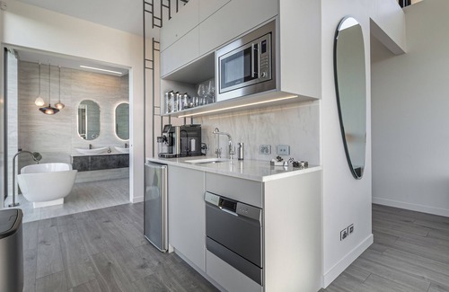 Waiheke Island Cabin | Omana