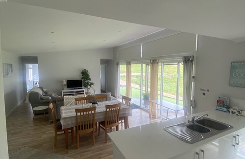 Omeo House | Omeo Mountain Views. Peace and Tranquillity