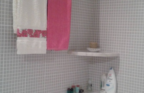 Leiria Bed & Breakfast | On a hill in the middle of nature overlooking Leiria castle near city center.