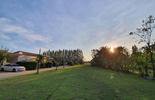 Tha Yang Hotel | On Green Resort