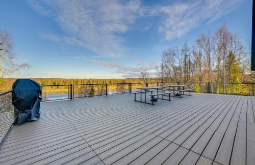 Soldotna Apartment | On-Site Kenai River Fishing Soldotna Apartment!