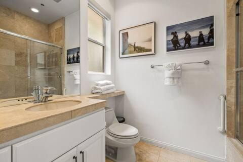 Norma Triangle House | On Sunset Blvd - 5 star retreat