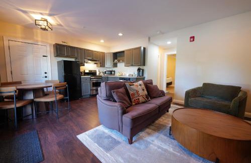 West Woodstock Hotel | On the River Inn