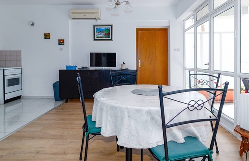 Jadranovo Apartment | One bedroom apartment with terrace and sea view Jadranovo, Crikvenica (A-20801-b)