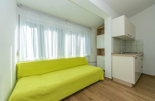 Drasnice Apartment | One bedroom apartment near beach Drašnice, Makarska (A-6652-a)