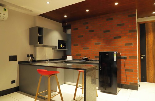 Lajpat Nagar Apartment | One BHK in the heart of South Delhi & Famous Shopping District/Metro Access