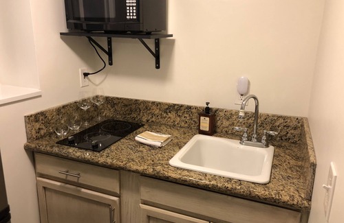 Murray Apartment | One Night Stay - Late check-in