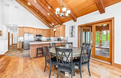 Big Bay House | ONE OF A KIND FAMILY BEACH FRONT HOME ON LAKE PETENWELL - PET FRIENDLY