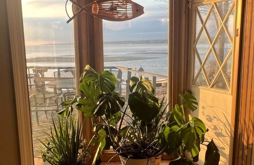 Blossvale House | One of a kind.THE BEACHSIDE VILLA WITH PRIVATE BEACH