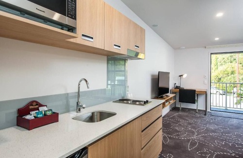 Whakatane Hotel | One88 On Commerce