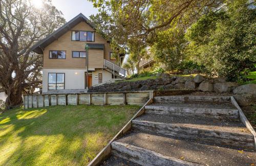 Onemana House | Onemana - Beautiful Beachfront