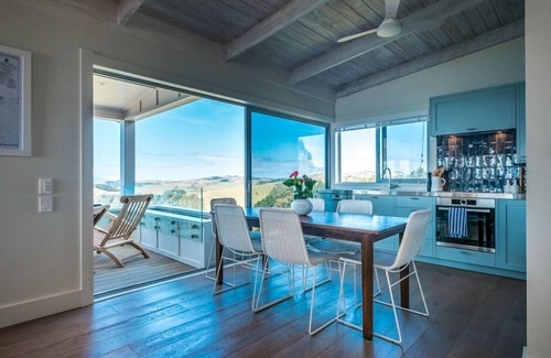 Waiheke Island House | ONETANGI BELLE | Coast & Country |