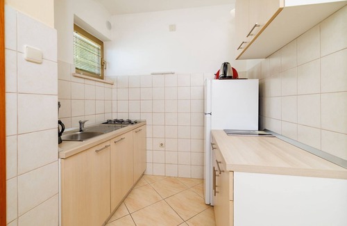 Jadranovo Apartment | Only 100 metres to the crystal-clear Adriatic Sea