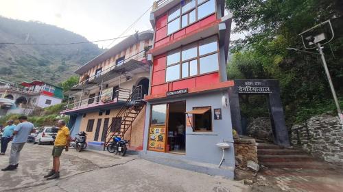 Ukhimath Hotel | Only Cafe