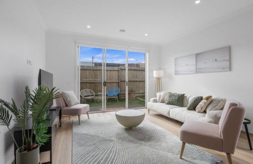 Warrnambool House | Opal Villa
