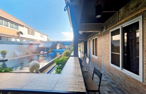 San Kamphaeng Hostel | Ora House