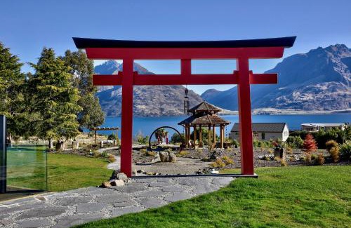 Kawarau Falls Villa | Oraka Lakeside Retreat by Sotheby's Luxury Rental Homes