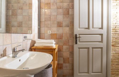 Bokhali Apartment | Orama Stone Apartments - Authentic hospitality in a Historical Location, by Zantewize